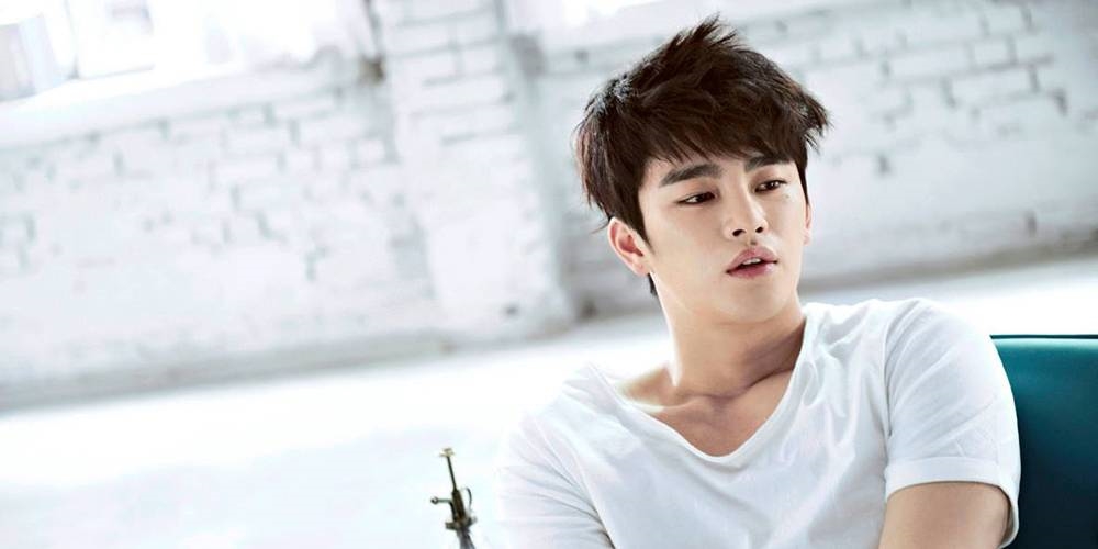Seo In Guk dừng thực hiện nghĩa vụ do chấn thương chỉ 4 ngày sau khi nhập ngũ