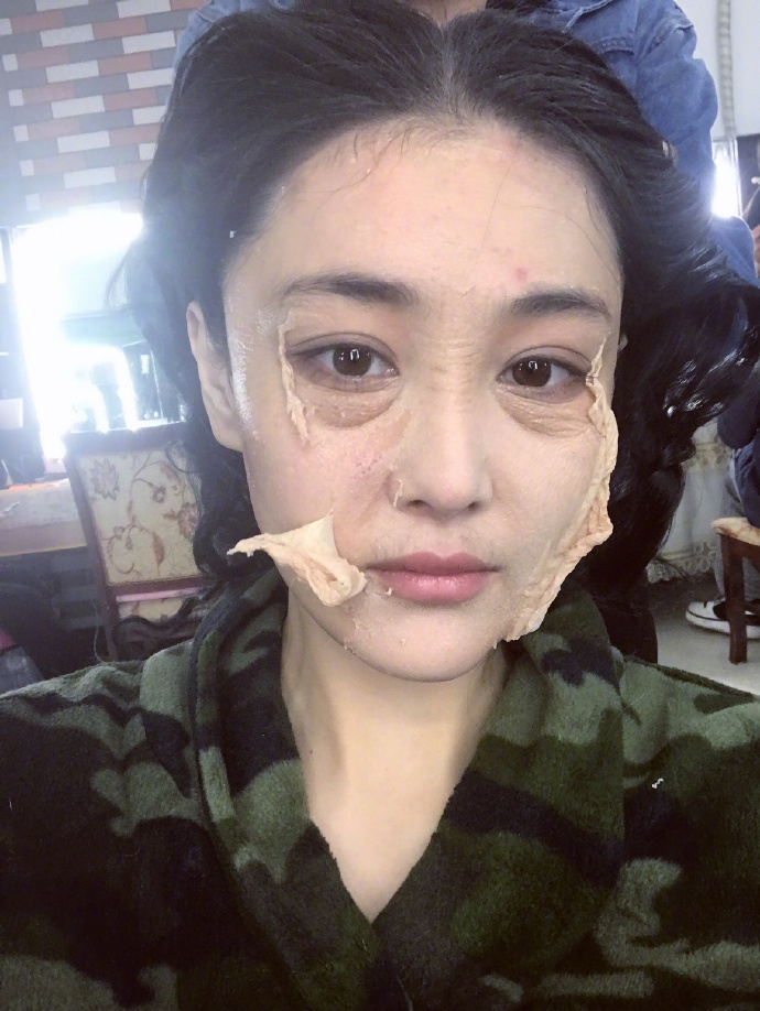 Trương Hinh Dư bỗng hóa già nua, nhăn nheo trong phim mới