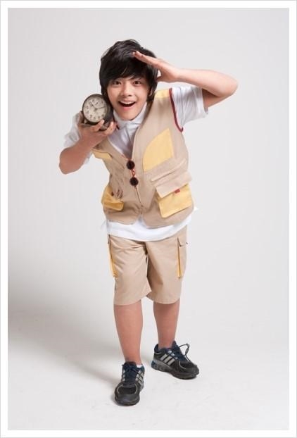 Nhìn lại hình ảnh từ nhỏ đến nay để thấy 'hoàng tử bé' Yeo Jin Goo đã trưởng thành thật rồi