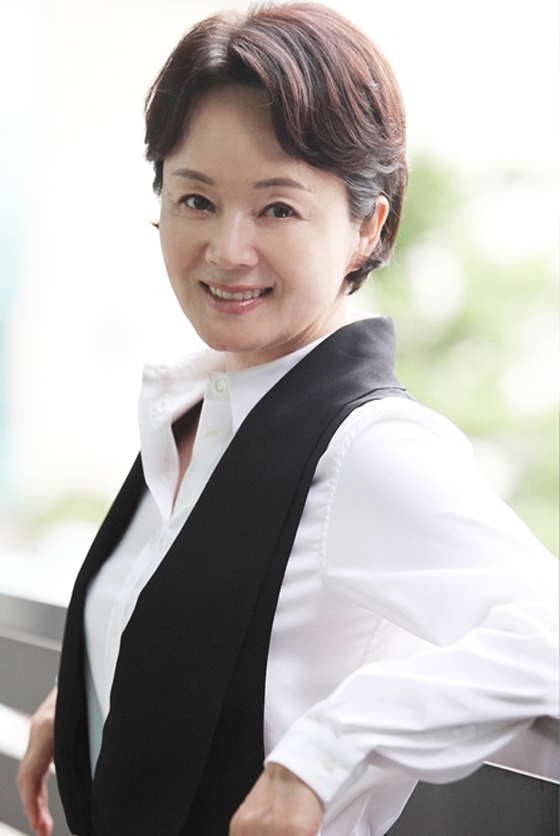 Nữ diễn viên gạo cội Kim Young Ae ra đi mãi mãi vì căn bệnh ung thư tụy