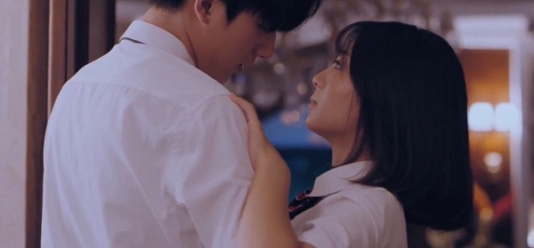 Vì sao cứ phim thanh xuân là có kết nhạt?