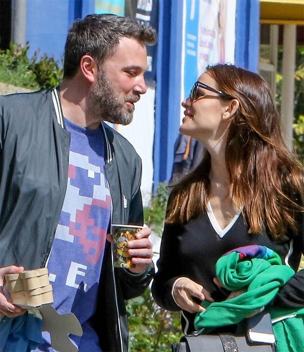 Nỗ lực hàn gắn thất bại, vợ chồng Ben Affleck chính thức ly hôn