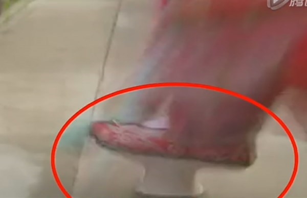 Sau 20 năm gây sốt, 'Hoàn Châu Cách Cách' vẫn bị soi ra cả 'rổ sạn'