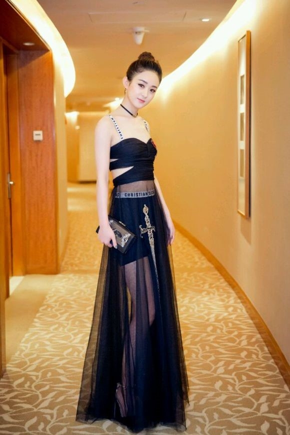 Trieu Le Dinh mac goi cam o hop bao ra mat 'Tay du ky' hinh anh 1