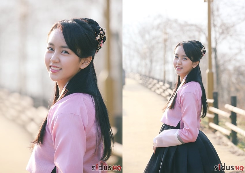 Kim So Hyun lại gây thương nhớ khi hóa thân thành 'Thiếu nữ mùa xuân' trong trẻo, dịu dàng