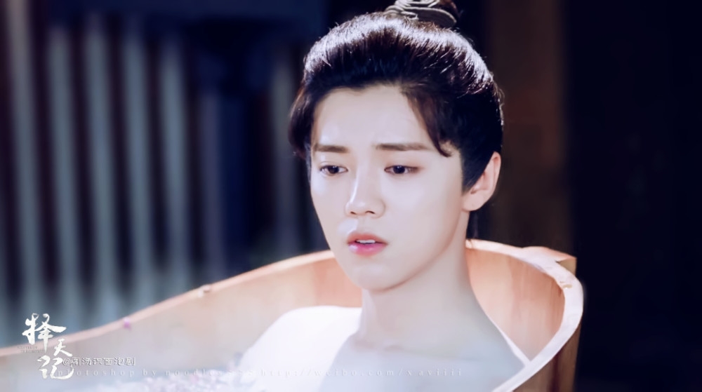 Luhan gây bão vì cảnh tắm đẹp hơn... mỹ nữ trong phim mới