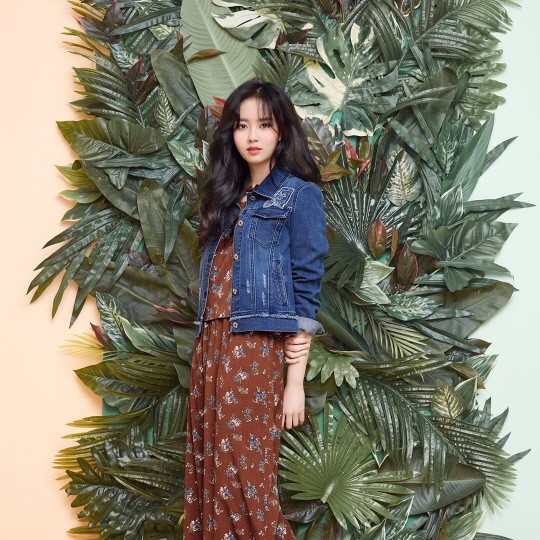 Kim So Hyun lại gây thương nhớ khi hóa thân thành 'Thiếu nữ mùa xuân' trong trẻo, dịu dàng