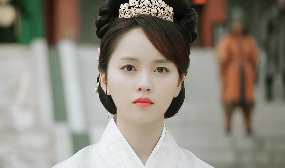 Kim So Hyun lại gây thương nhớ khi hóa thân thành 'Thiếu nữ mùa xuân' trong trẻo, dịu dàng