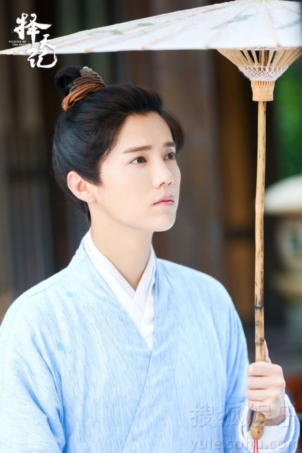 Luhan gây bão vì cảnh tắm đẹp hơn... mỹ nữ trong phim mới