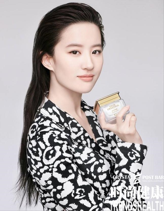Có tiền, có sắc nhưng dàn mỹ nhân này mãi không thoát kiếp 'Bà hoàng diễn dở' Co tien, co sac nhung dan my nhan nay mai khong thoat kiep 'Ba hoang dien do'