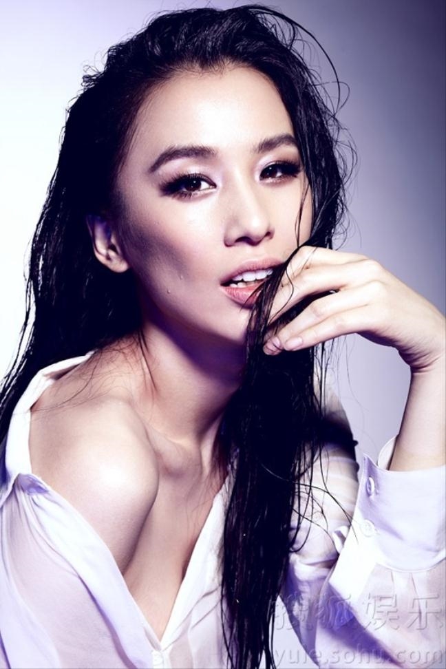 Có tiền, có sắc nhưng dàn mỹ nhân này mãi không thoát kiếp 'Bà hoàng diễn dở' Co tien, co sac nhung dan my nhan nay mai khong thoat kiep 'Ba hoang dien do'