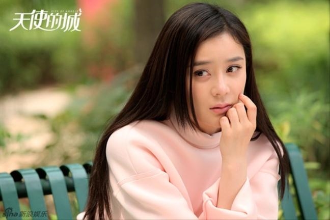 Có tiền, có sắc nhưng dàn mỹ nhân này mãi không thoát kiếp 'Bà hoàng diễn dở' Co tien, co sac nhung dan my nhan nay mai khong thoat kiep 'Ba hoang dien do'