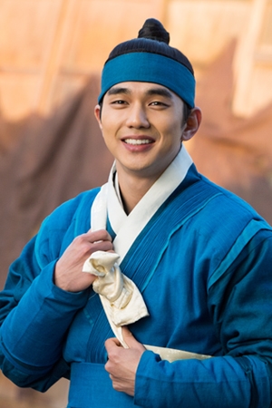 Fan thích thú với phản ứng hóa học của Yoo Seung Ho và L trong phim mới
