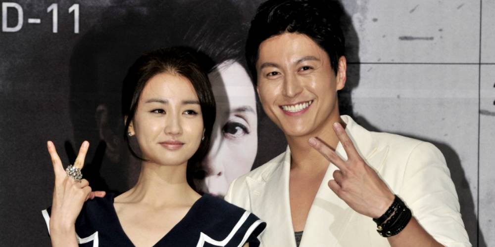 Vợ chồng Ryu Soo Young - Park Ha Sun chuẩn bị đón con đầu lòng