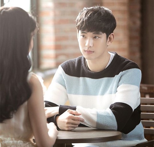 Kim Soo Hyun xuất hiện ngọt ngào trong MV mới của IU