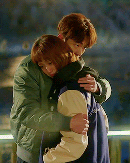 Ngắm lại những khoảnh khắc rung động trái tim cặp đôi Kình Tạ trong “Weightlifting Fairy Kim Bok Joo”