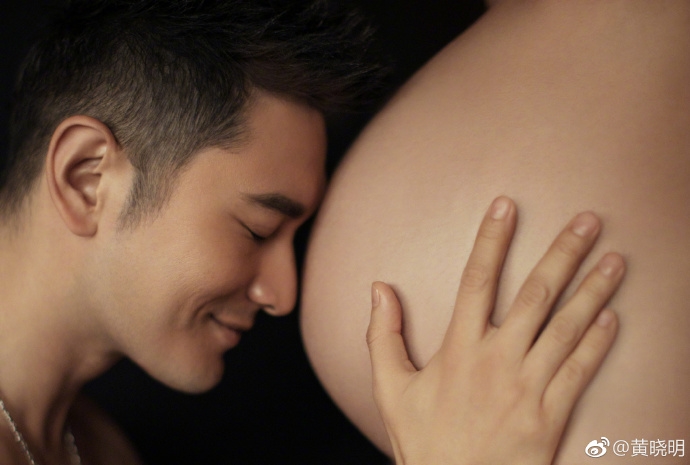 Xót vợ ấm ức vì tin đồn mang thai giả, Huỳnh Hiểu Minh tung ảnh bầu bí