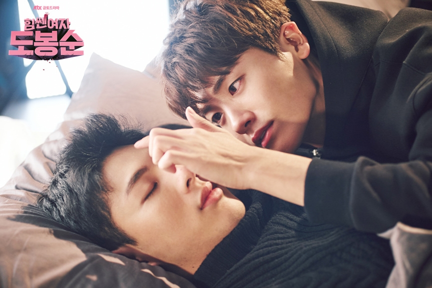Ngỡ ngàng nhận ra có một 'bóng đèn quốc dân' mang tên Ji Soo