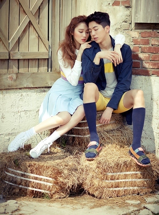 Fan thích thú nhận ra Nam Joo Hyuk đã ngầm thông tin về chuyện tình với Lee Sung Kyung từ trước