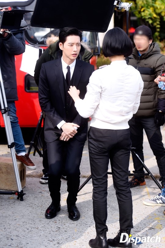 'Man To Man' Park Hae Jin siêu ngầu siêu bảnh từ trong phim ra đến ngoài đời