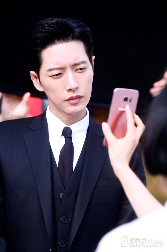 'Man To Man' Park Hae Jin siêu ngầu siêu bảnh từ trong phim ra đến ngoài đời