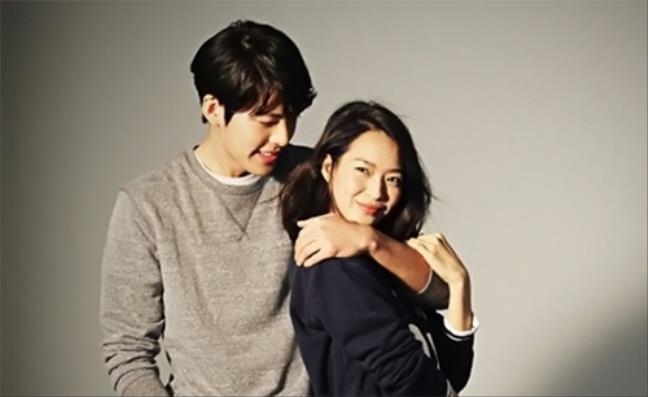 Cứ tưởng sắp chia tay đến nơi hóa ra Kim Woo Bin - Shin Min Ah vẫn ngọt ngào