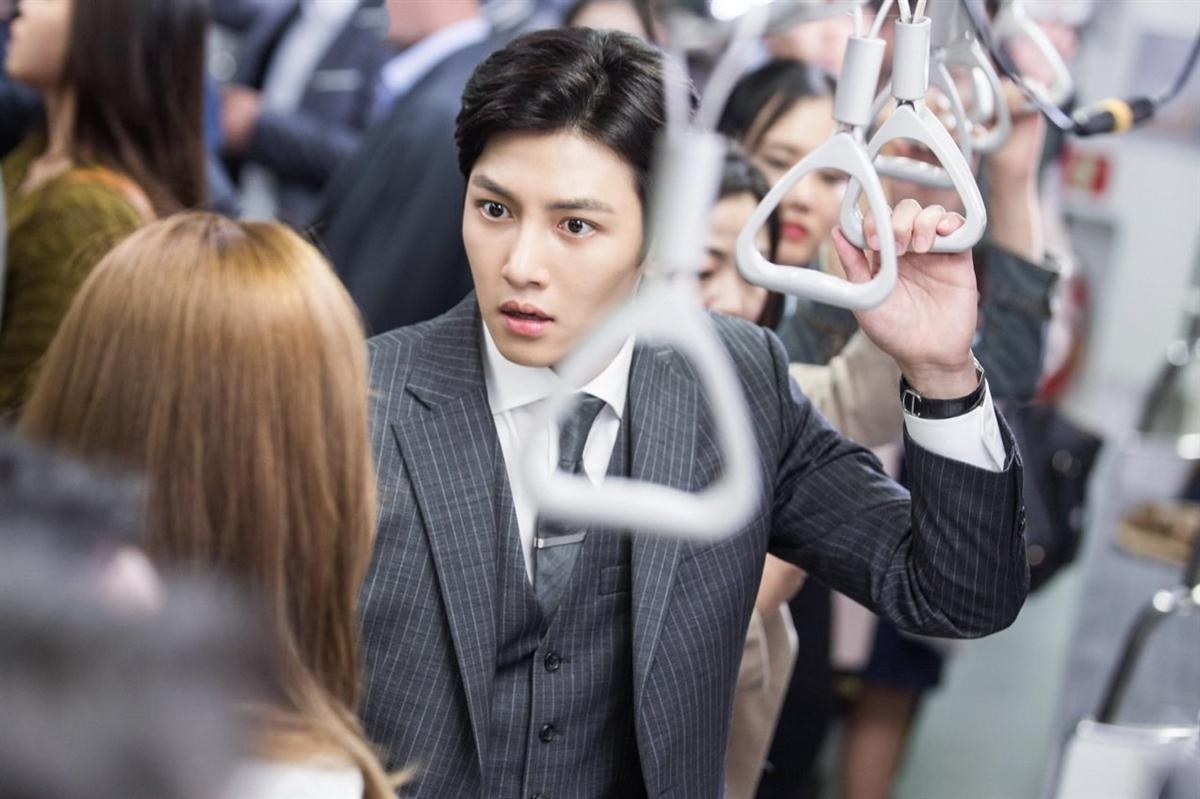 Nam thần Ji Chang Wook bị hiểu nhầm là kẻ háo sắc