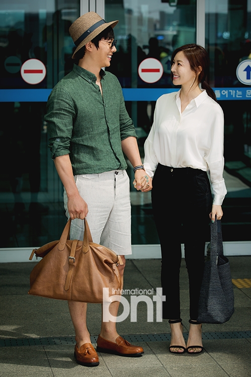Lee Sang Woo - Kim So Yeon ngọt ngào tay trong tay lên đường đi chụp hình cưới