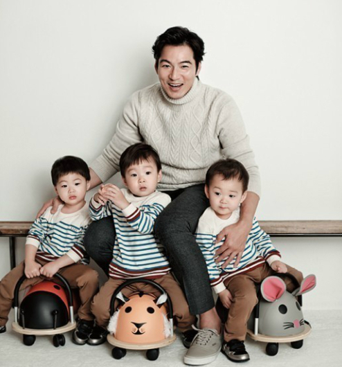 Bộ ba Dae Han - Min Guk - Man Se tặng quà bất ngờ cho bố Song Il Gook nhân ngày của cha mẹ