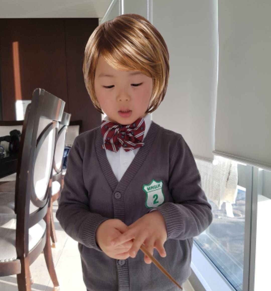 Bộ ba Dae Han - Min Guk - Man Se tặng quà bất ngờ cho bố Song Il Gook nhân ngày của cha mẹ