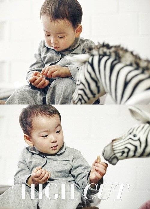 Bộ ba Dae Han - Min Guk - Man Se tặng quà bất ngờ cho bố Song Il Gook nhân ngày của cha mẹ