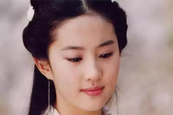 10 mỹ nhân cổ trang rơi lệ vẫn xinh đẹp động lòng người