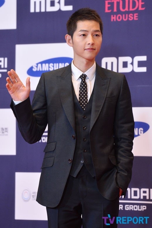 Có Park Hae Jin còn chưa đủ, 'Man To Man' thu nạp được cả Song Joong Ki và Nam Goong Min
