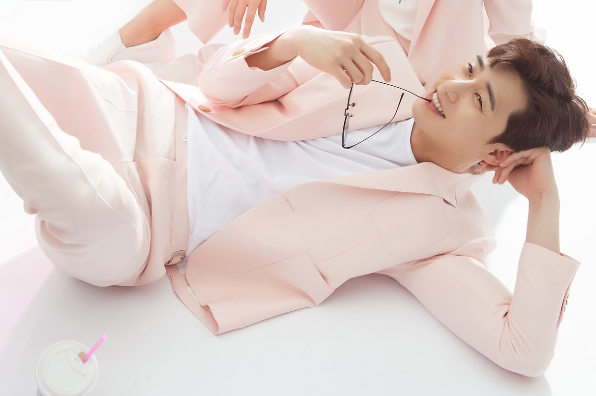 'Fight My Way' tung poster tràn đầy sức trẻ với cặp đôi Park Seo Joon - Kim Ji Won