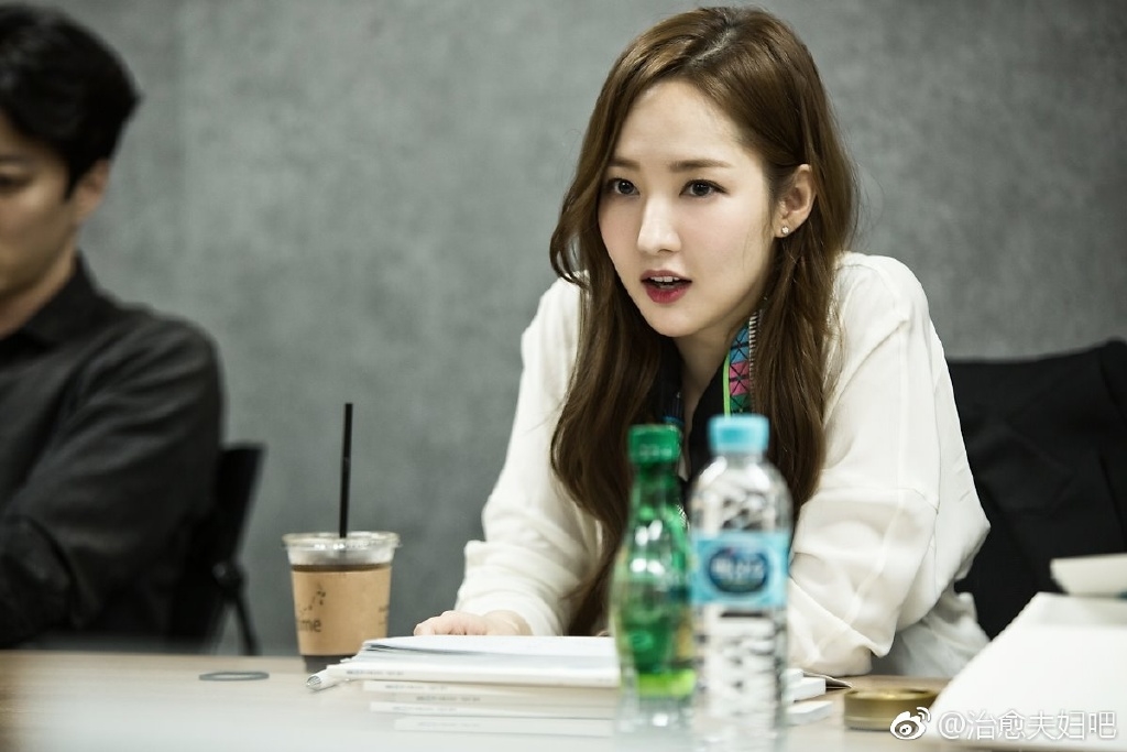 Phim cổ trang mới của Park Min Young gây chú ý khi tung teaser hấp dẫn