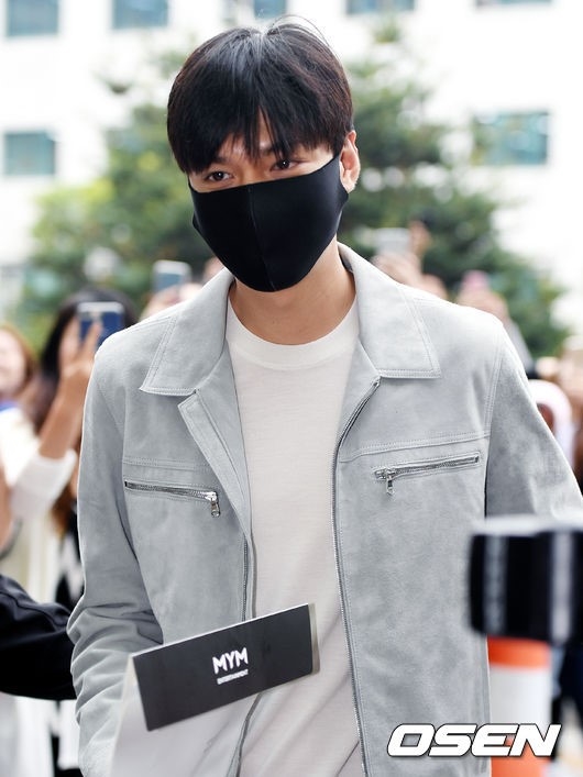 Lee Min Ho chính thức bắt đầu thời gian phục vụ quân sự vào sáng nay
