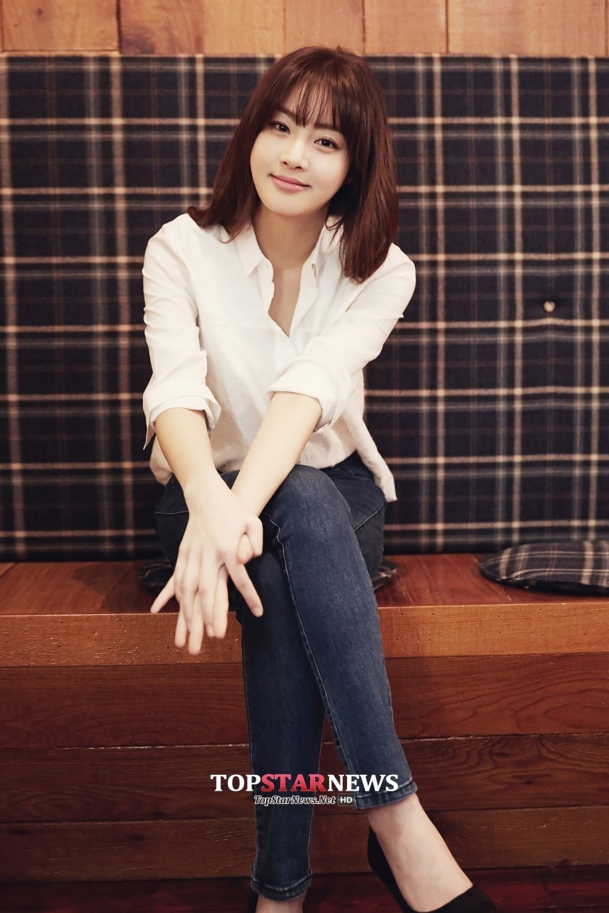 'Bạn gái Hyun Bin' Kang So Ra khoe chân dài thẳng tắp, đẹp lấn át dàn sao nữ