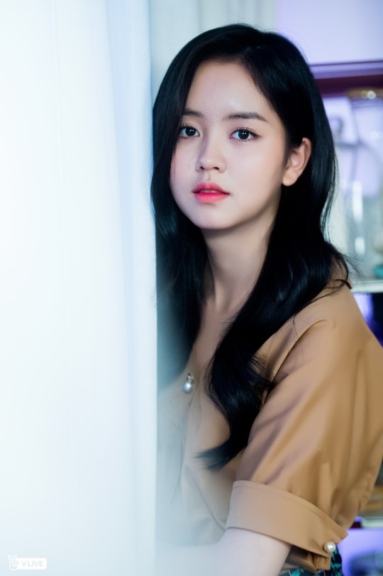 Kim So Hyun lại khiến khán giả chao đảo khi xuất hiện như thiên thần trong bộ hình mới