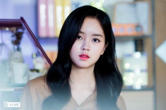 Kim So Hyun lại khiến khán giả chao đảo khi xuất hiện như thiên thần trong bộ hình mới