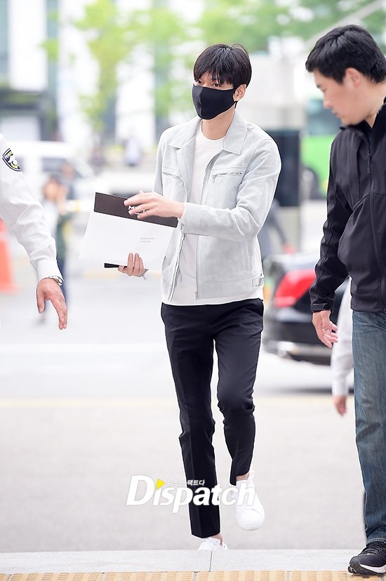 Lee Min Ho chính thức bắt đầu thời gian phục vụ quân sự vào sáng nay