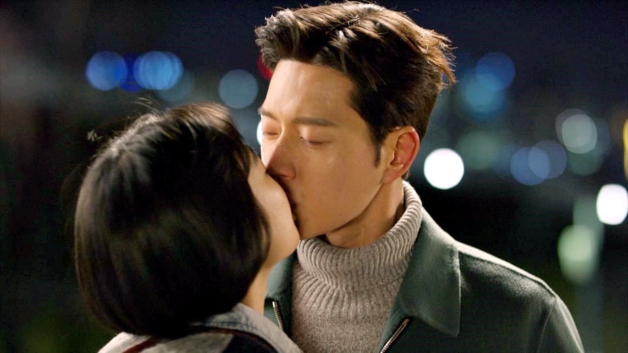 'Man To Man' Park Hae Jin chia sẻ lý do hôn Kim Min Jung chẳng lãng mạn chút nào