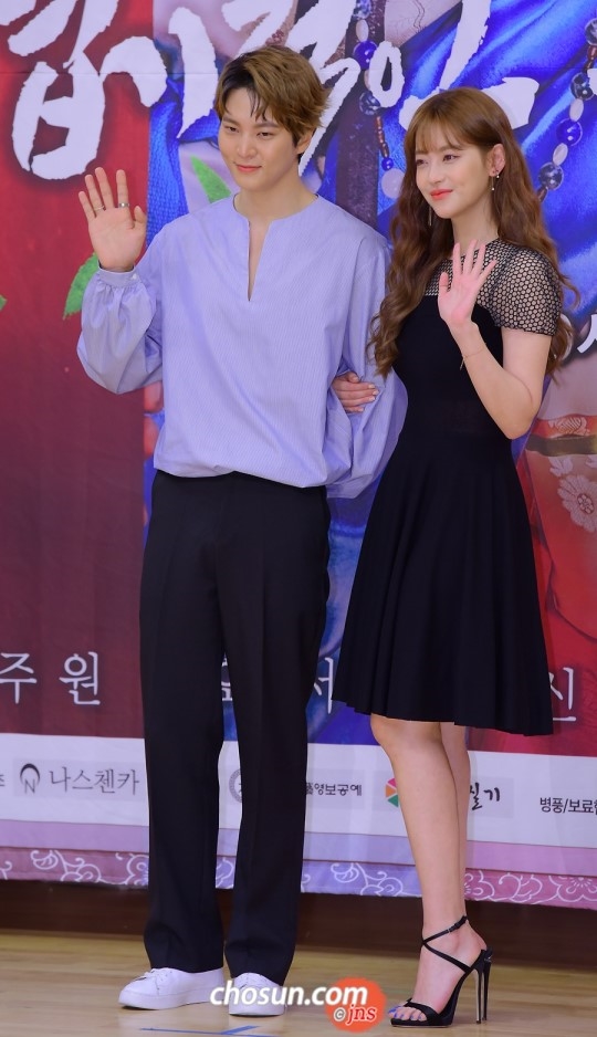 Joo Won chia sẻ cảm xúc trước ngày nhập ngũ trong họp báo phim mới