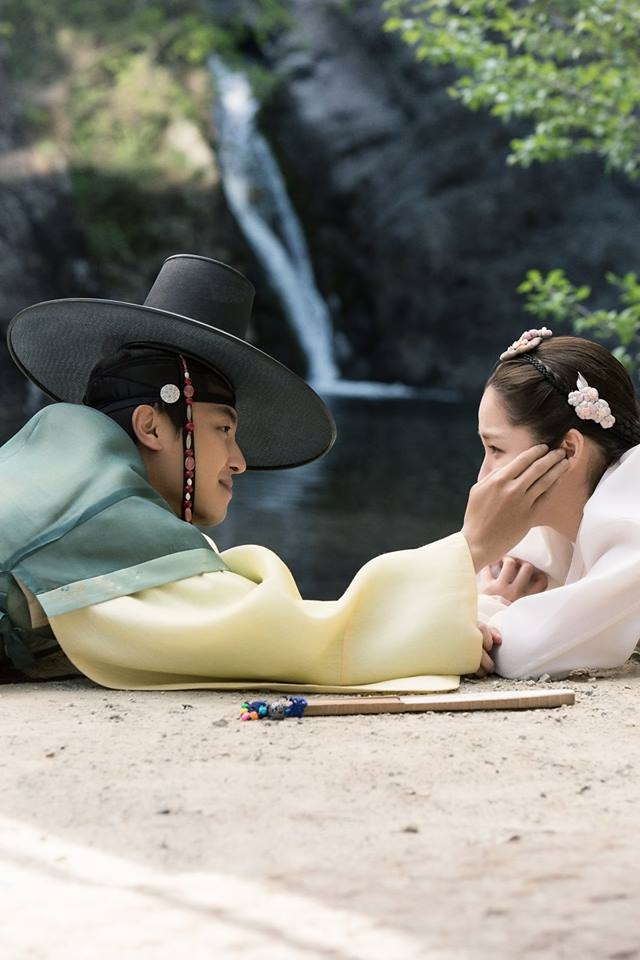 Park Min Young đẹp nao lòng khi khoác lên mình bộ Hanbok trong “Seven Day Queen”