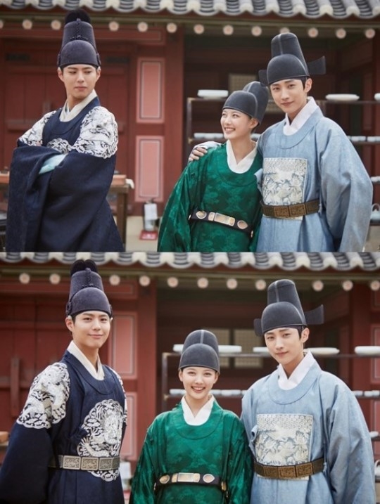 'Ruler: Master of the Mask' và 'Love In The Moonlight' tưởng không giống nhau mà lại giống nhau không tưởng