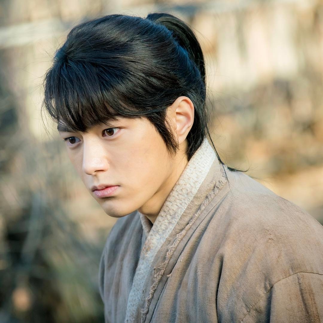 'Ruler: Master of the Mask' và 'Love In The Moonlight' tưởng không giống nhau mà lại giống nhau không tưởng