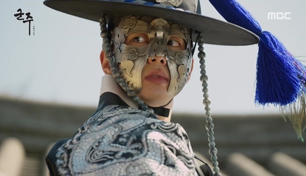 'Thế tử Lee Sun' Yoo Seung Ho càng biết nhiều lại càng yêu