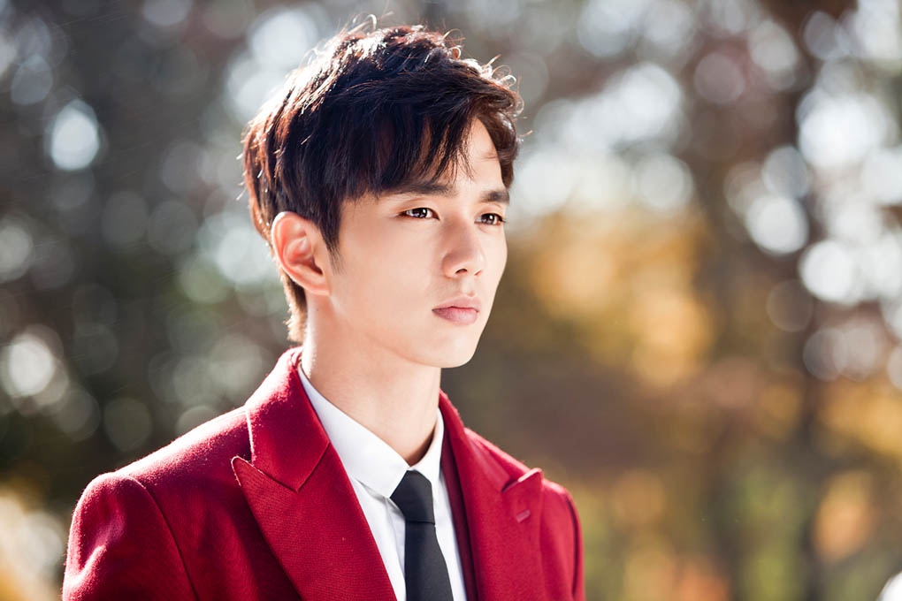 'Thế tử Lee Sun' Yoo Seung Ho càng biết nhiều lại càng yêu
