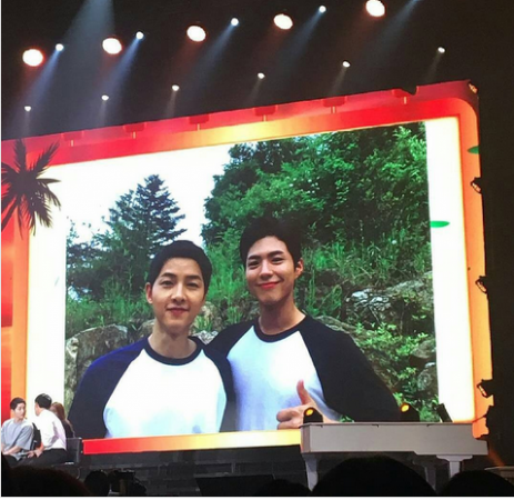 Song Joong Ki và Park Bo Gum khiến fan phát cuồng vì độ thân thiết tuyệt đối