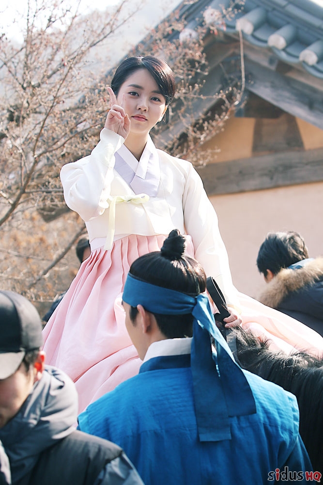 Ngắm loạt hình chứng tỏ Kim So Hyun chính là Nữ thần Hanbok 9x của Hàn