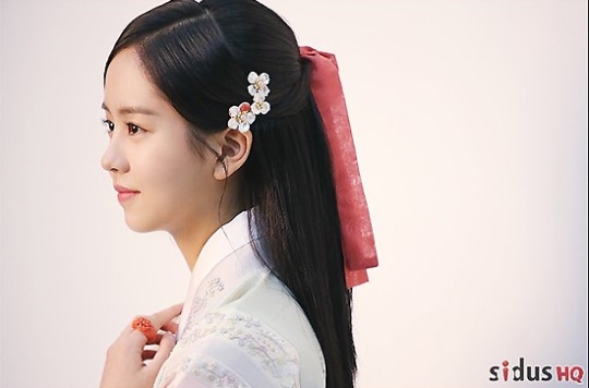 Ngắm loạt hình chứng tỏ Kim So Hyun chính là Nữ thần Hanbok 9x của Hàn